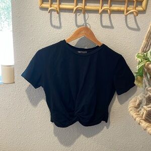 Zara fitted short sleeve crop T-shirt • Size Large